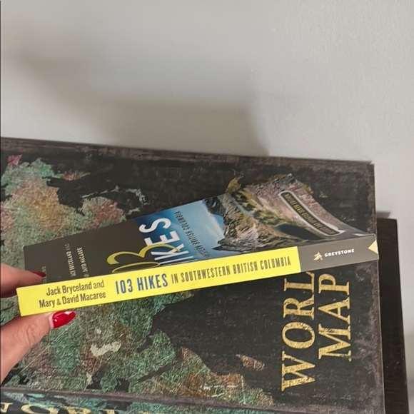 103 Hikes in Southwestern British Columbia Book - Picture 3 of 4